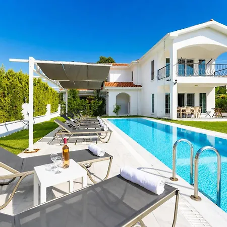Crystal Villa *